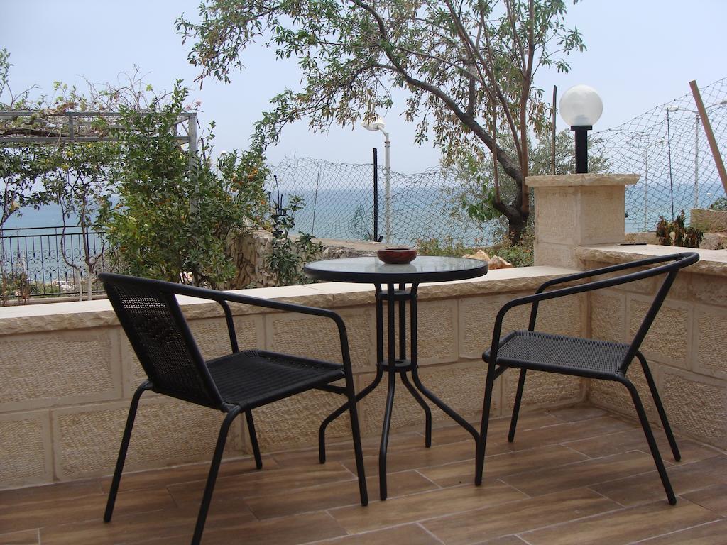 Tamer Guest House Хайфа Екстериор снимка