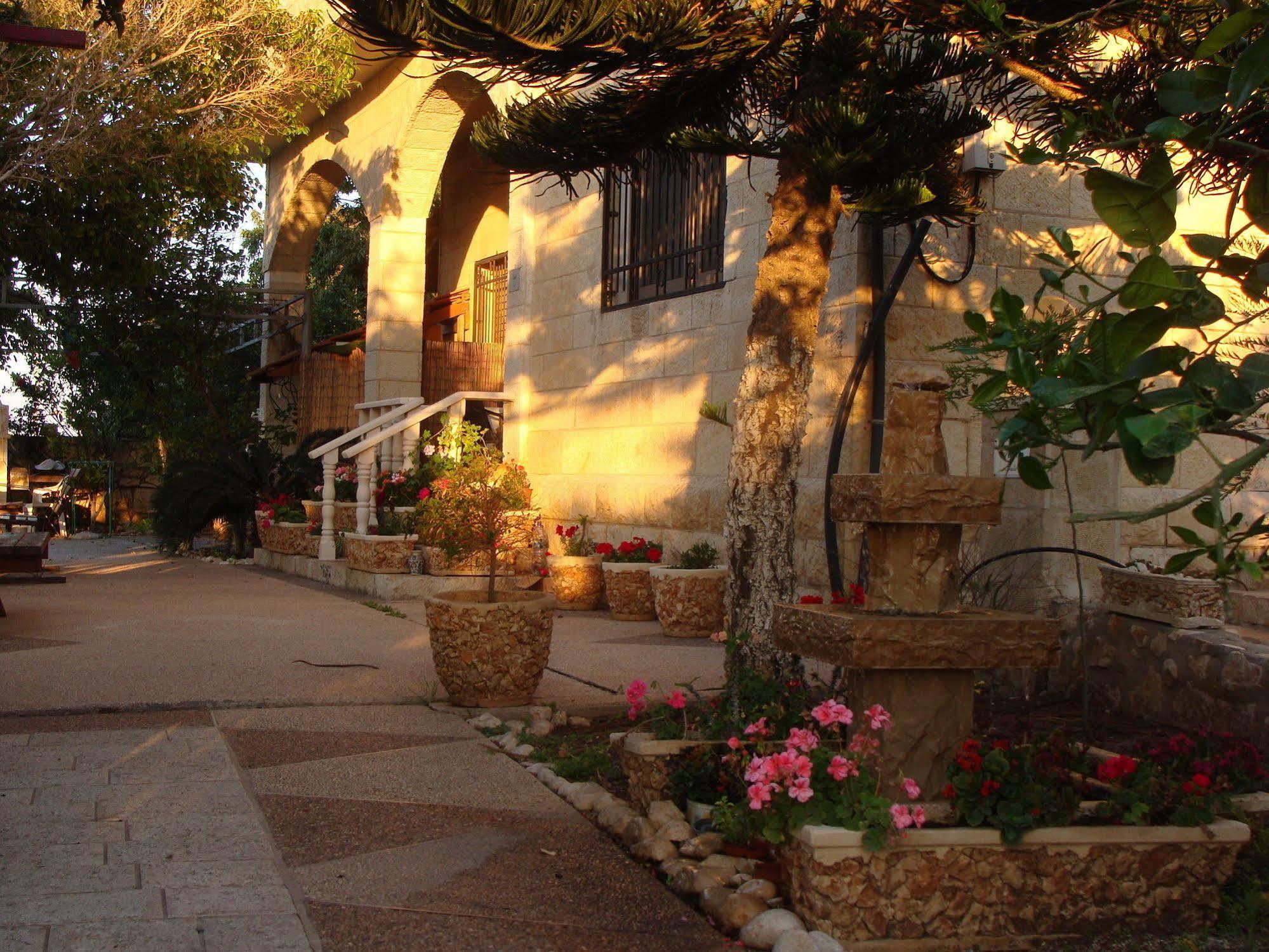 Tamer Guest House Хайфа Екстериор снимка