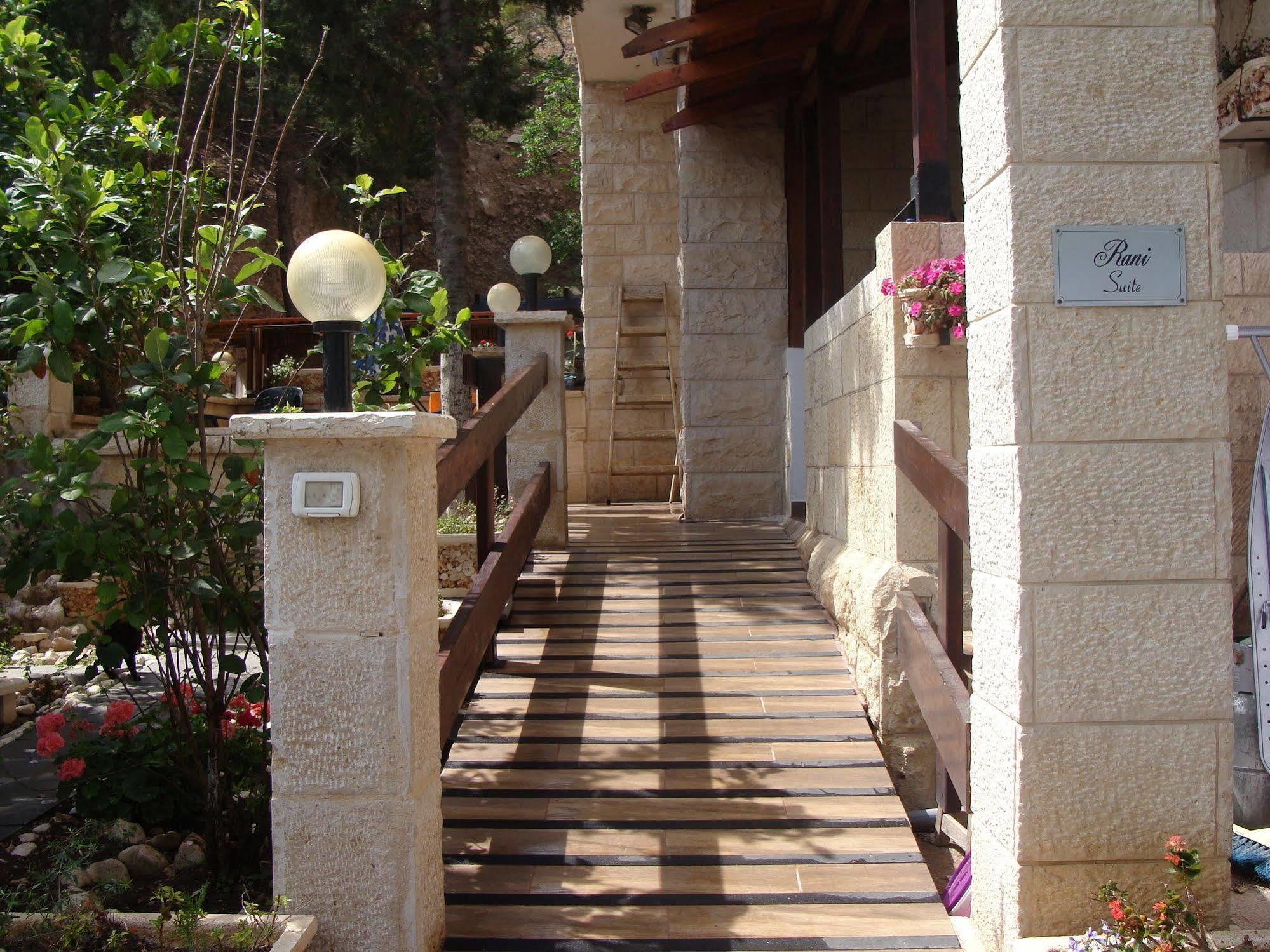 Tamer Guest House Хайфа Екстериор снимка