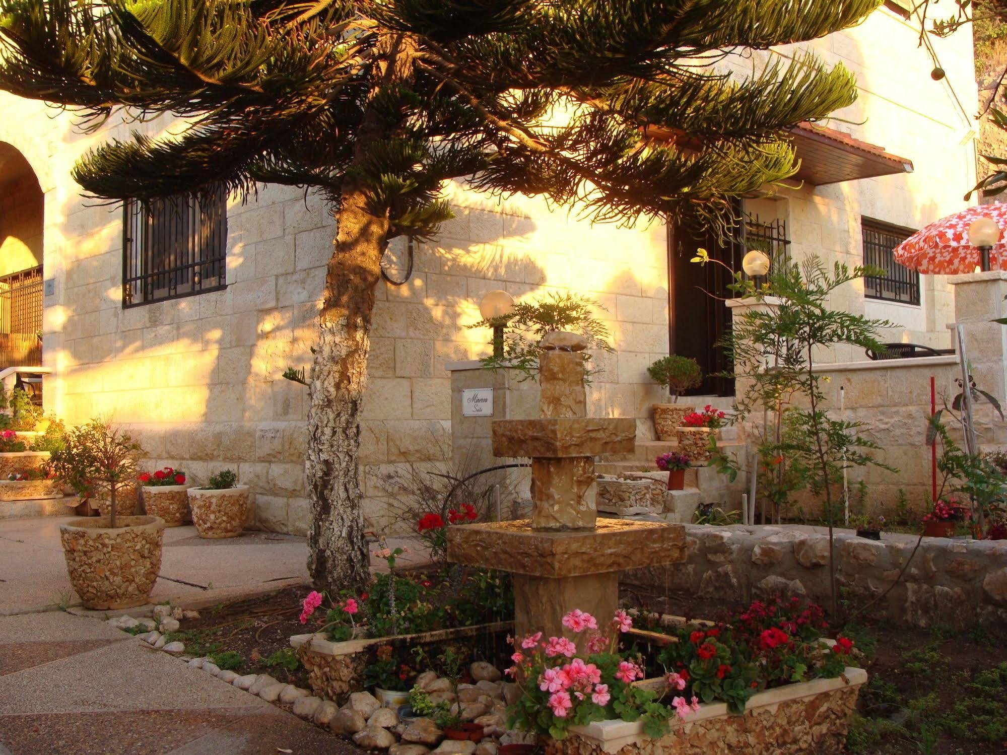 Tamer Guest House Хайфа Екстериор снимка