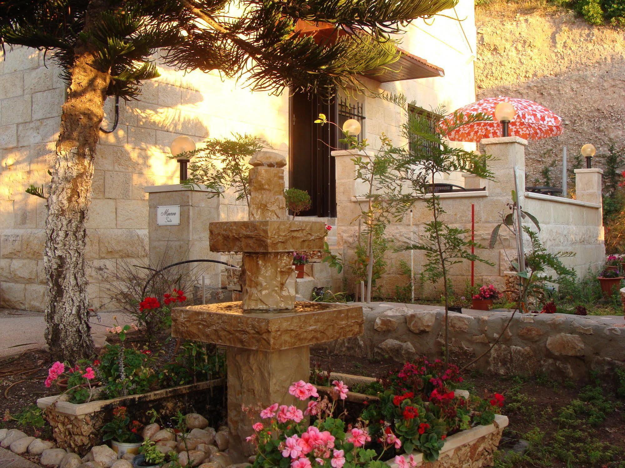 Tamer Guest House Хайфа Екстериор снимка