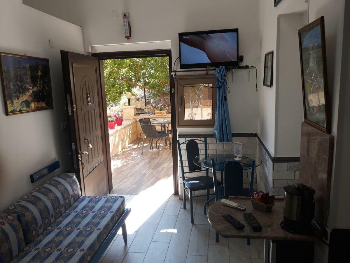 Tamer Guest House Хайфа Екстериор снимка